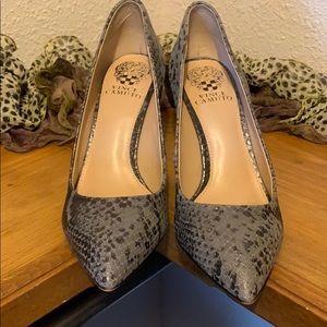 Vince Camuto ladies size 7 1/2 snake-print heels